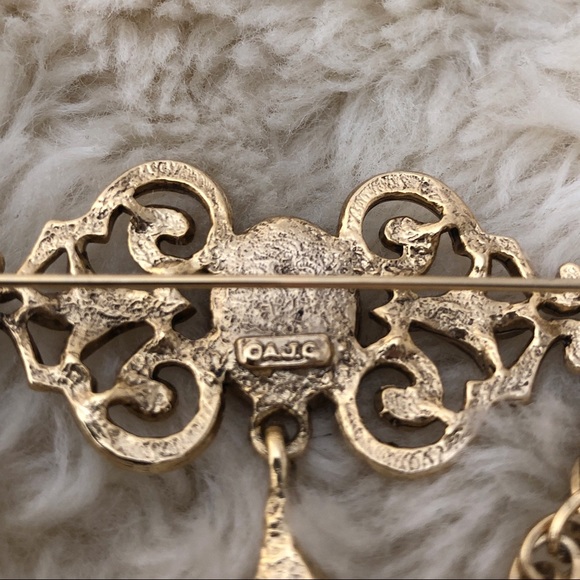 Vintage AJC Victorian Revival Brooch - Picture 4 of 4